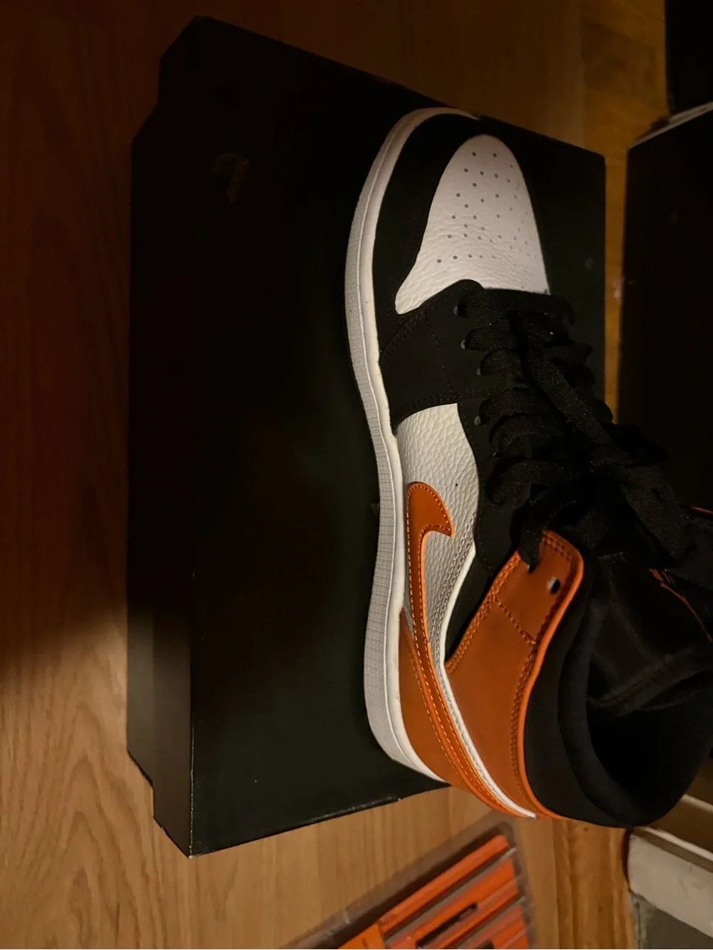Jordan Men’s Air Jordan 1 Low - Orange/Black/White
